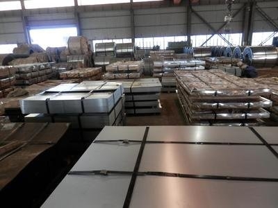 JIS ASTM DX51D galvanizou a chapa de aço 0.8mm para a indústria de telhado