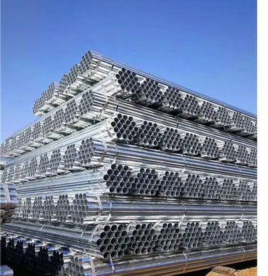 Um soldado de 6 polegadas galvanizou o tubo da tubulação de aço que solda pre para a entrega líquida